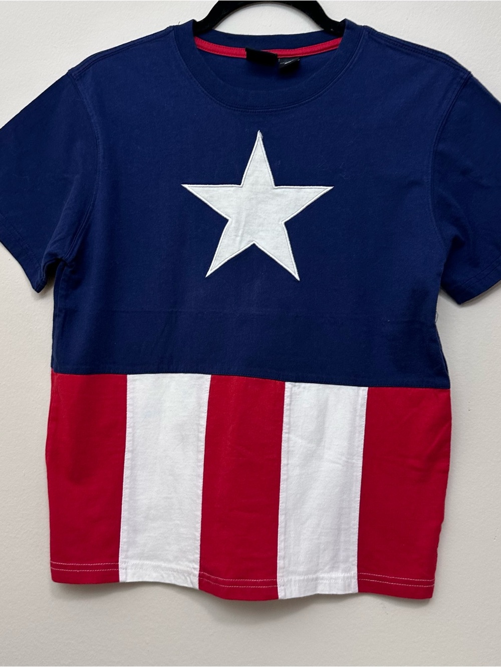 Marvel boys  Captain America Emblem T-Shirt  M